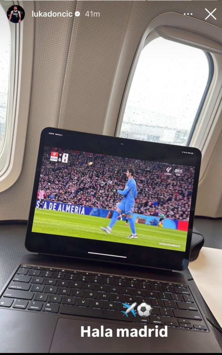 真球迷!東契奇社媒曬自己在飛機(jī)上觀看皇馬比賽照片