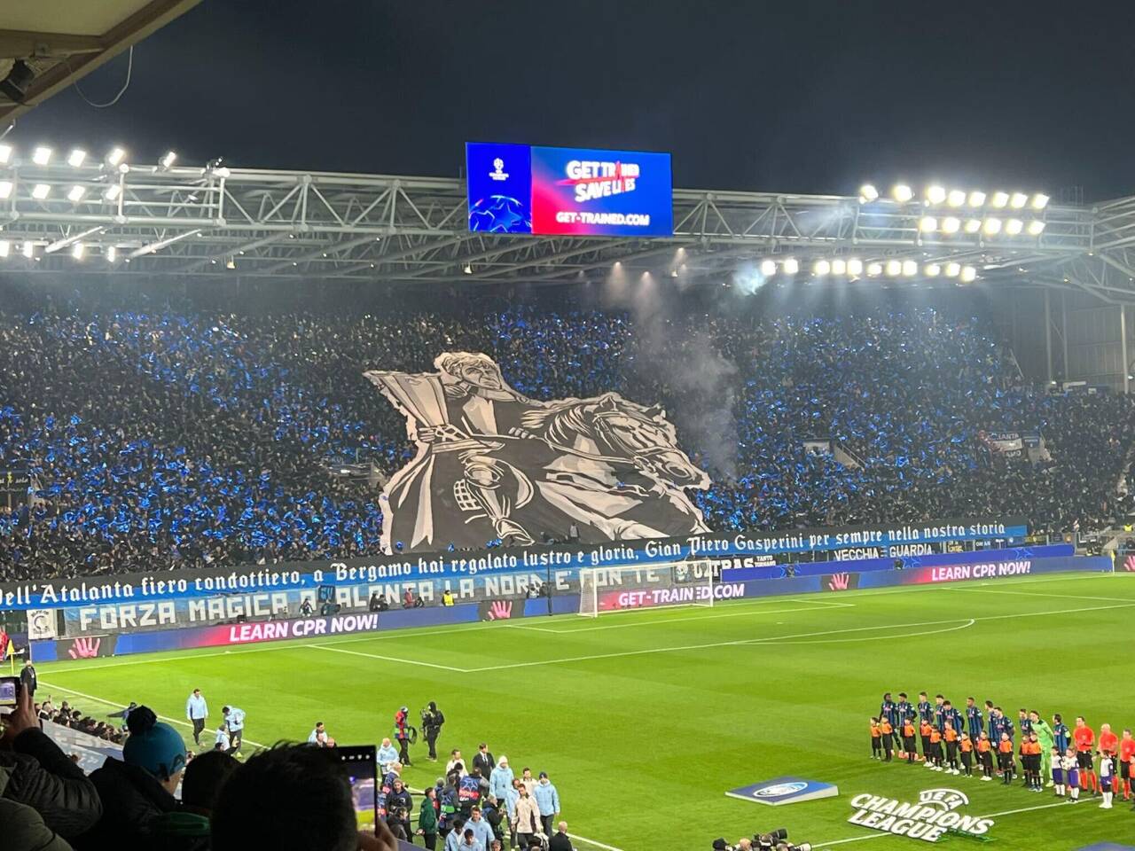 亞特蘭大球迷Tifo致敬加斯佩里尼:驕傲的領(lǐng)袖,給我們聲望和榮耀