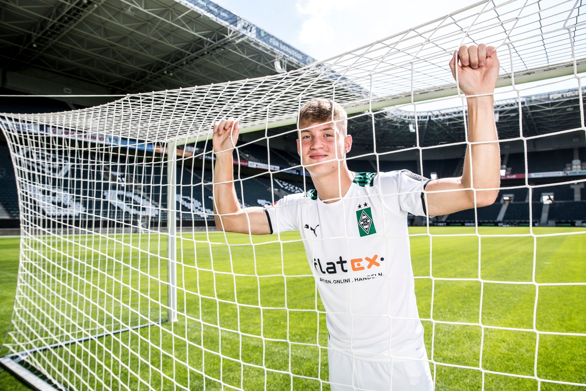 意媒:米蘭和羅馬有意門興21歲左邊后衛(wèi)內茲,身價800萬歐元