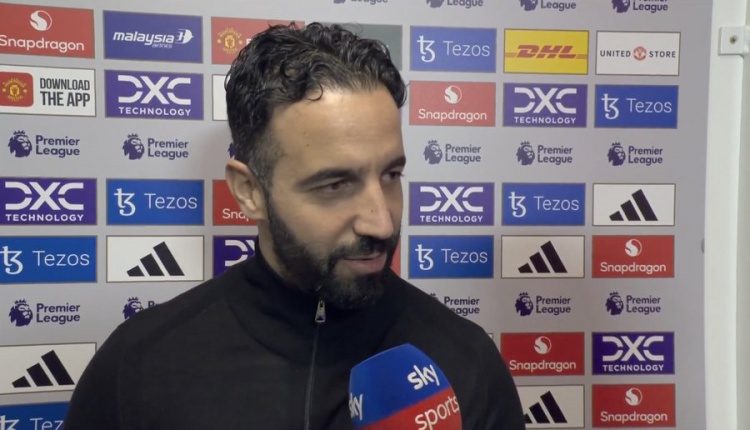 阿莫林:我被曼聯(lián)聘請(qǐng)就是因?yàn)槲业淖闱蚶砟睿也粫?huì)改變我的想法