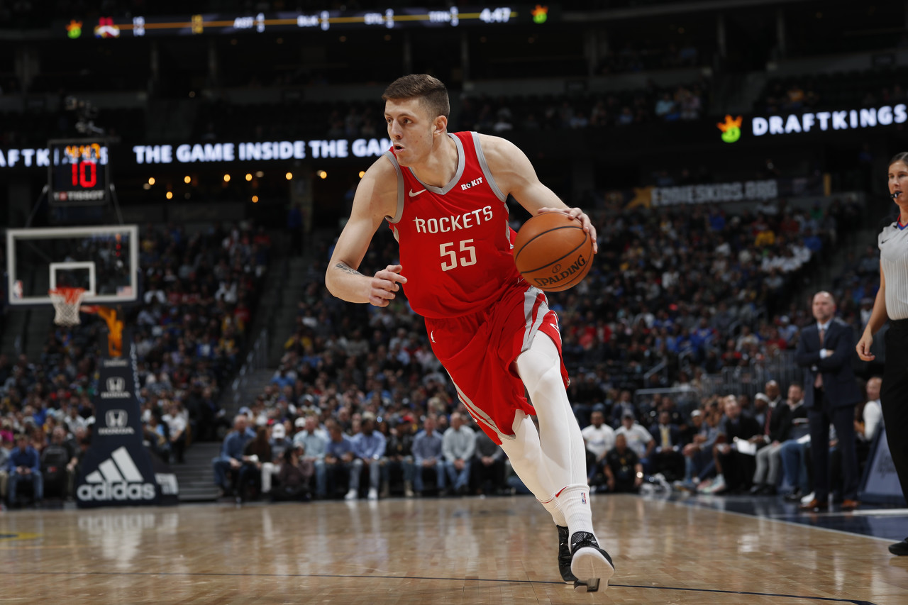 哈滕:有人剛進(jìn)聯(lián)盟時(shí)上不了場就不再支持隊(duì)友 得到機(jī)會前要堅(jiān)持