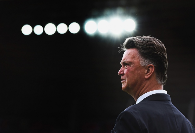 荷媒：范加爾現(xiàn)身阿賈克斯訓練場，指導年輕球員訓練并交流