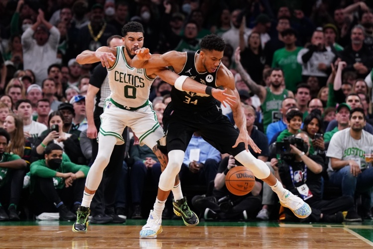 塔圖姆談對抗:尺度一致就行 若對手能拉拽 我們也能用同樣動作