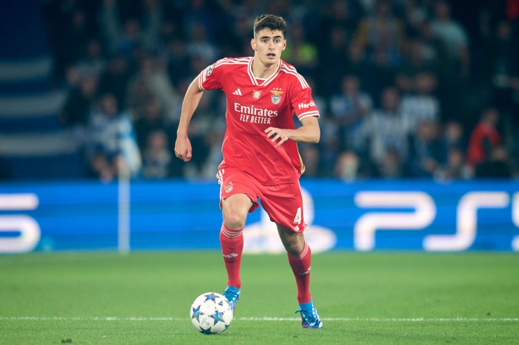 羅體:尤文同時推進安東尼奧-席爾瓦和漢茨科轉(zhuǎn)會,兩人同意加盟