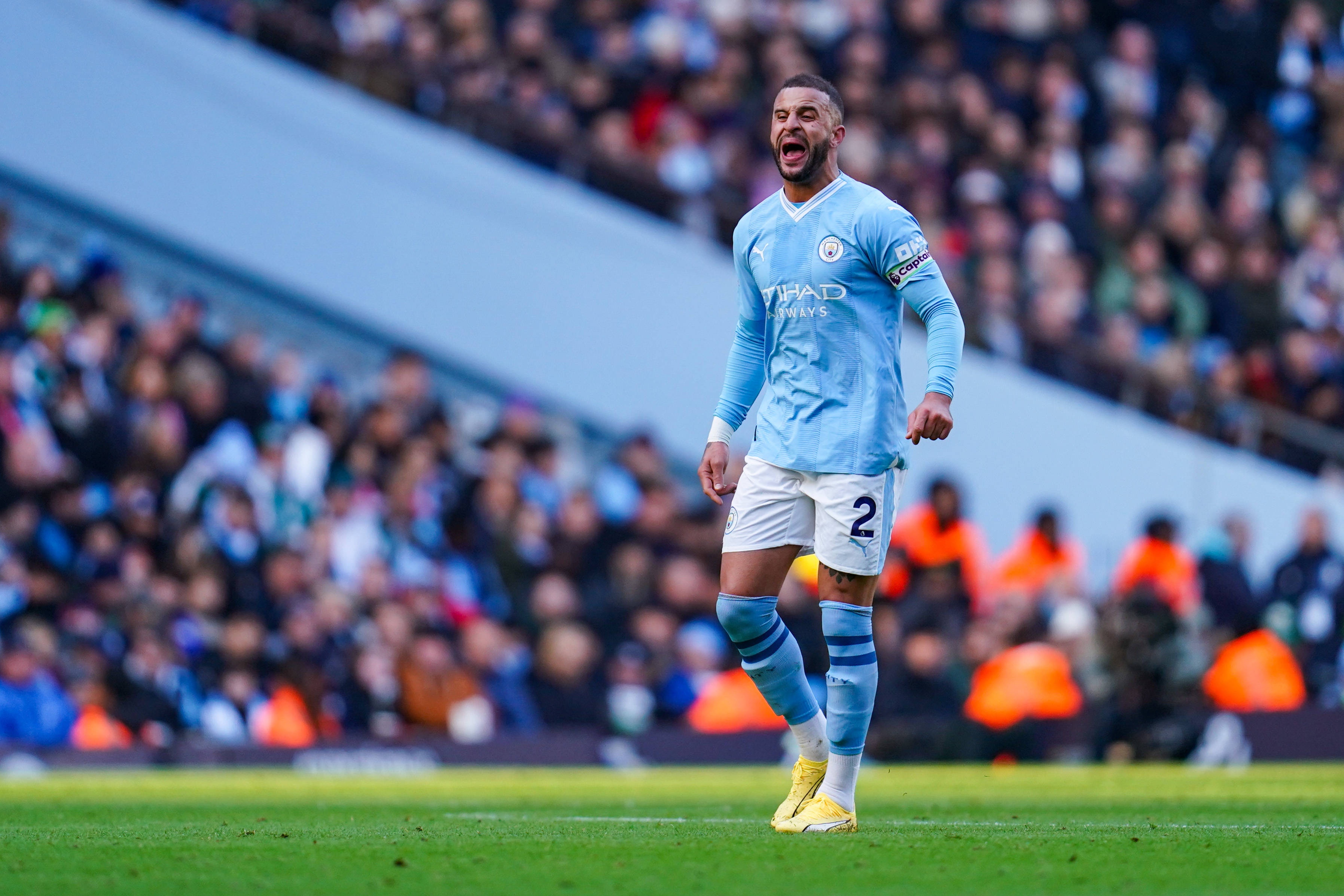 費(fèi)迪南德:有一天沃克會(huì)對(duì)假摔道歉,但現(xiàn)在他們有更重要的事