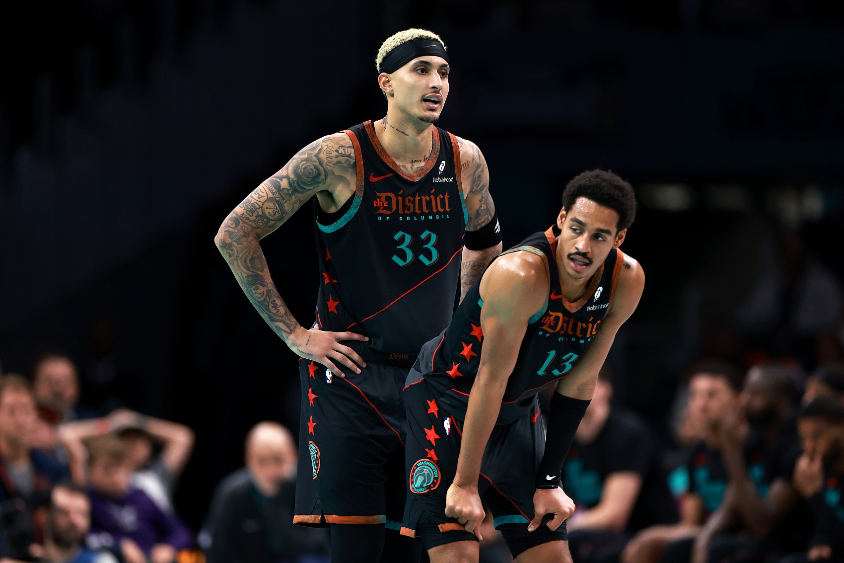 路威:普爾&庫(kù)茲馬最好去別處當(dāng)?shù)?/3選擇 他們沒準(zhǔn)備好領(lǐng)導(dǎo)球隊(duì)