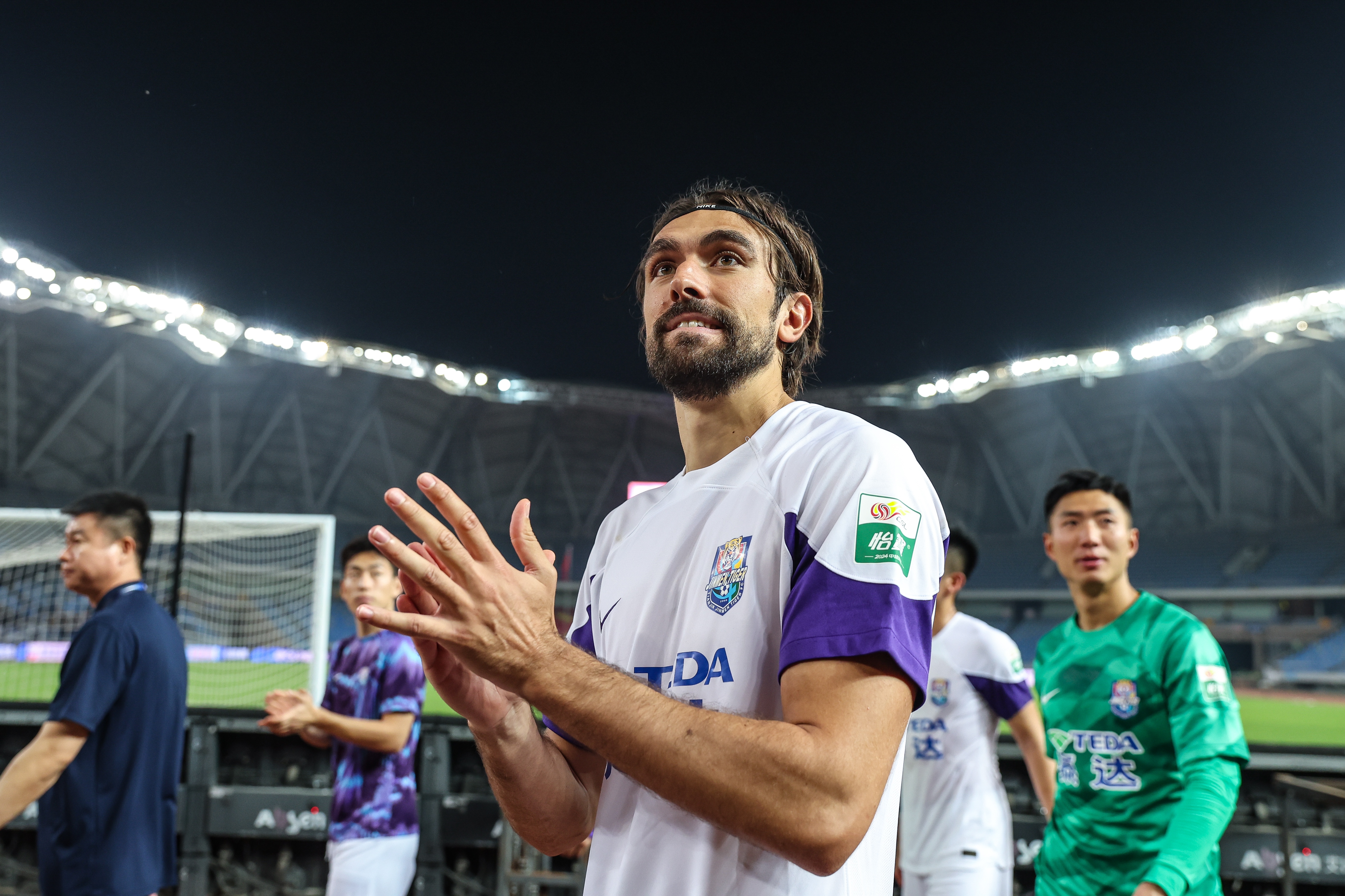 孔帕尼奧:因被邊緣化&收到豐厚報(bào)價(jià)而來中國(guó) 隊(duì)友們搶著幫助我