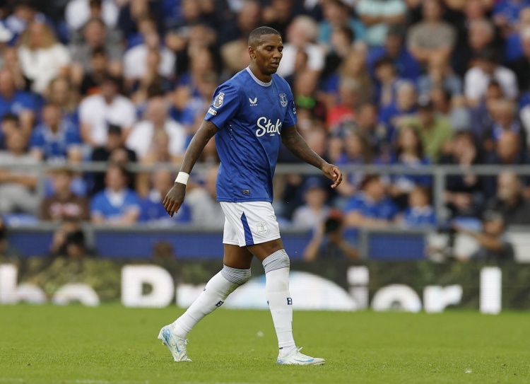 39歲148天，阿什利-揚(yáng)成為達(dá)成英超50球最年長(zhǎng)球員