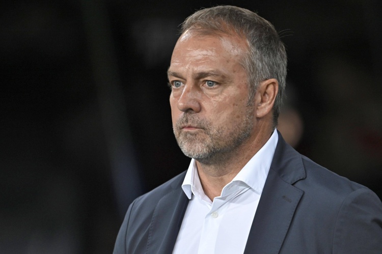 每體:弗里克在本周一訓(xùn)練前與萊萬私聊了5分鐘