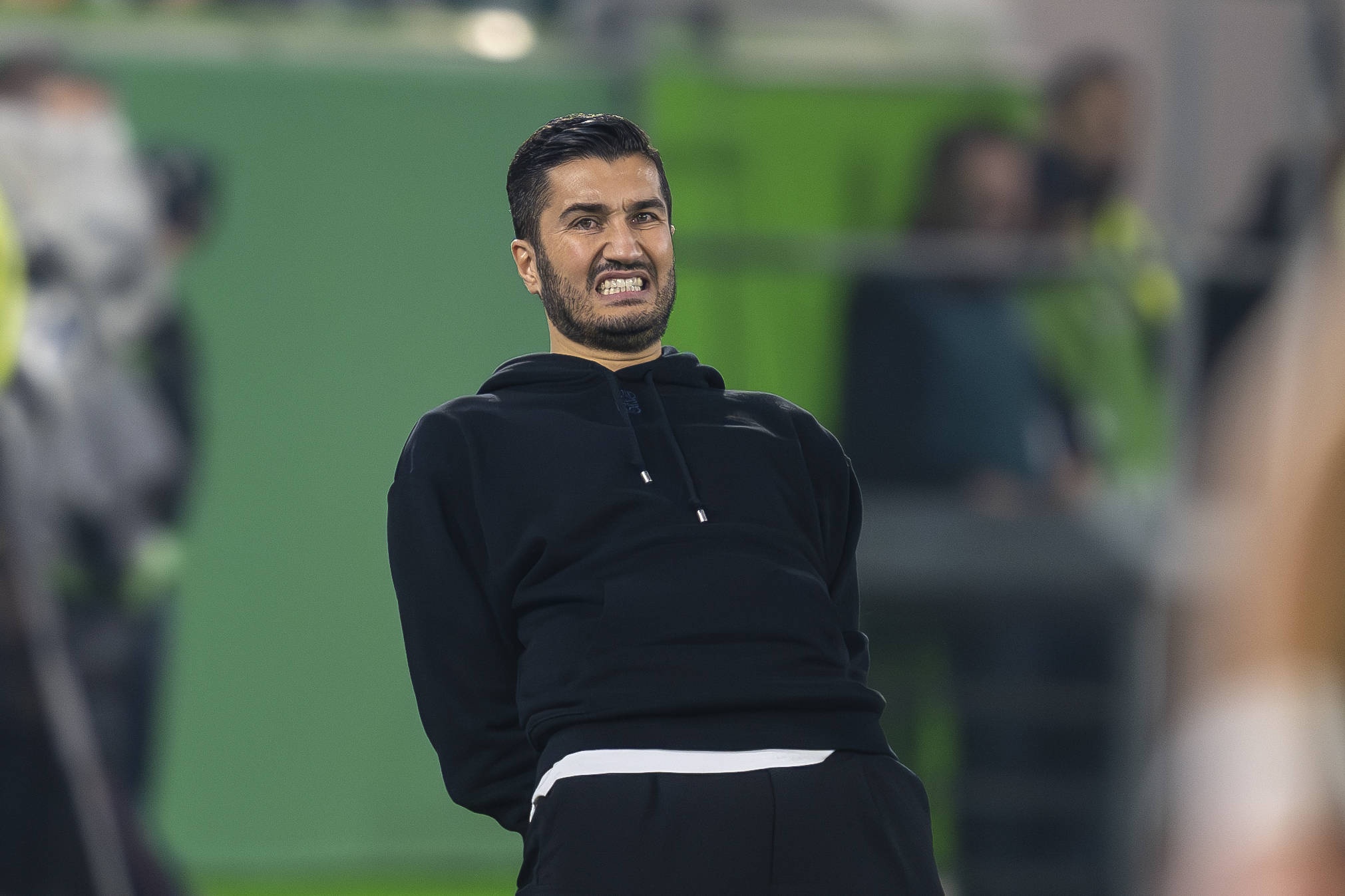 圖片報(bào):戰(zhàn)平霍村后沙欣召開(kāi)更衣室會(huì)議,多特3年來(lái)12月未嘗一勝