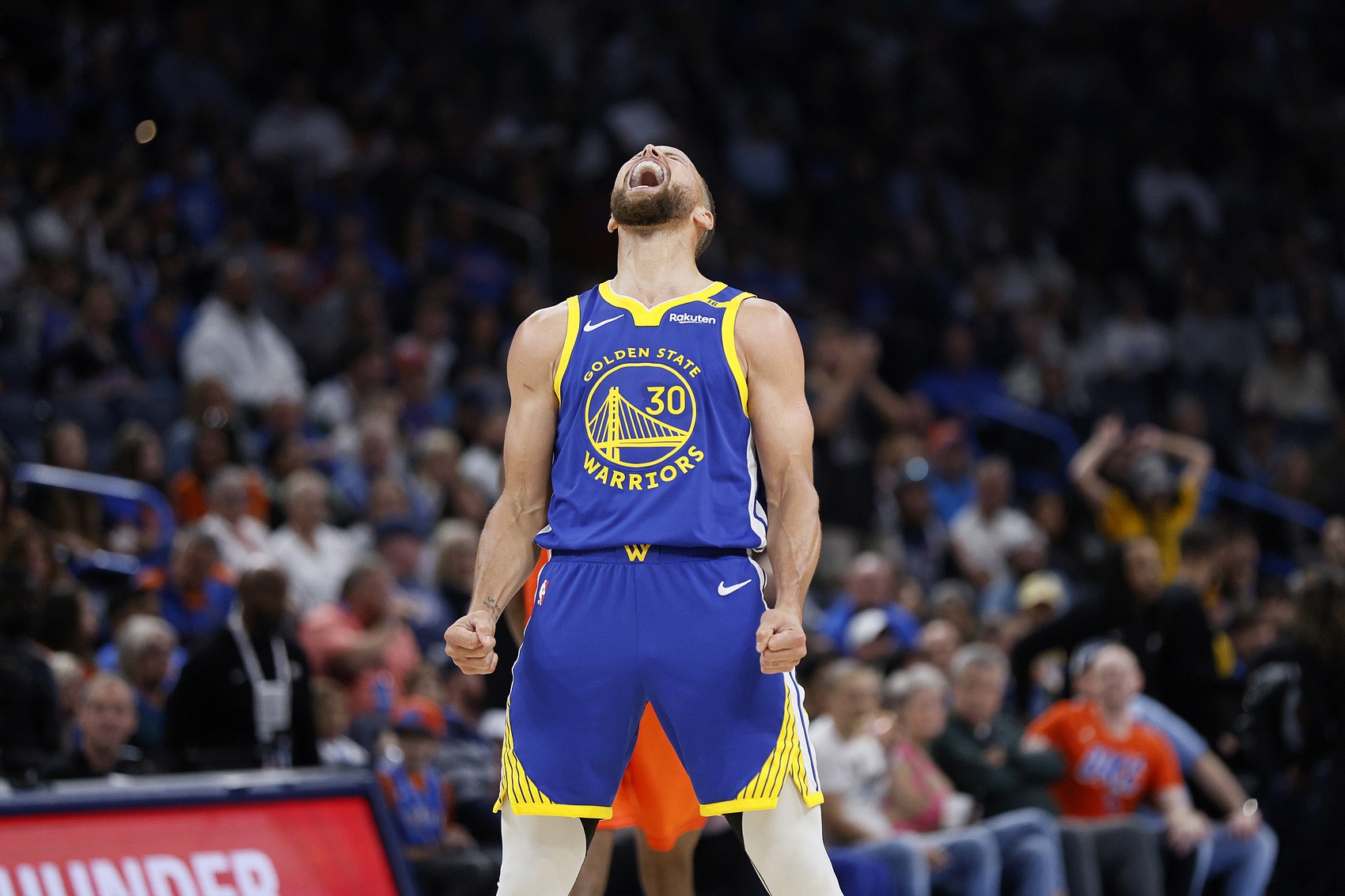 便士:當(dāng)我們談到最佳控衛(wèi)時(shí)我們不能遺漏庫里 他是娃娃臉殺手