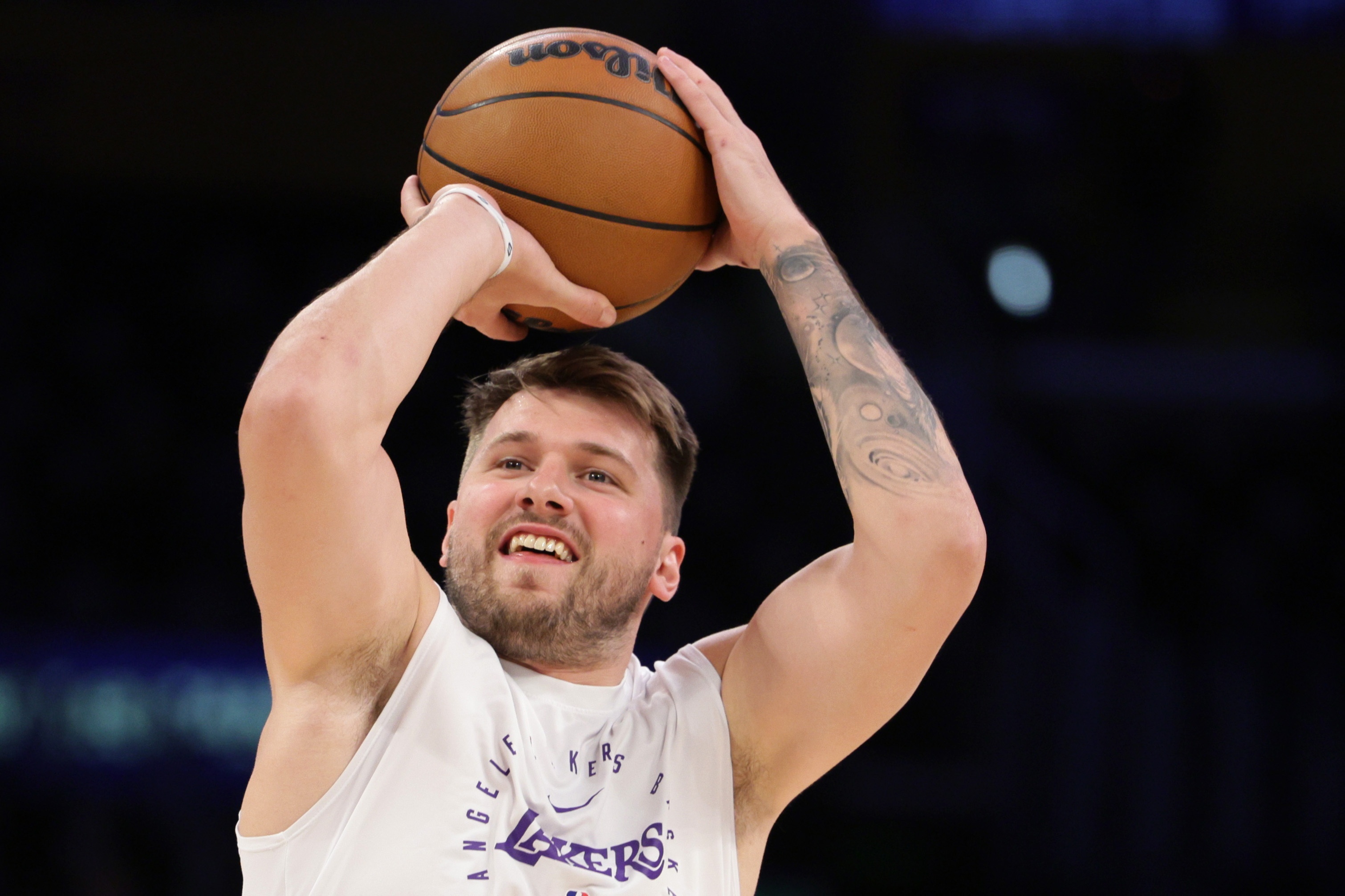 蒂格:和東契奇同隊(duì)你無法忍受他 但看他比賽又止不住欣賞